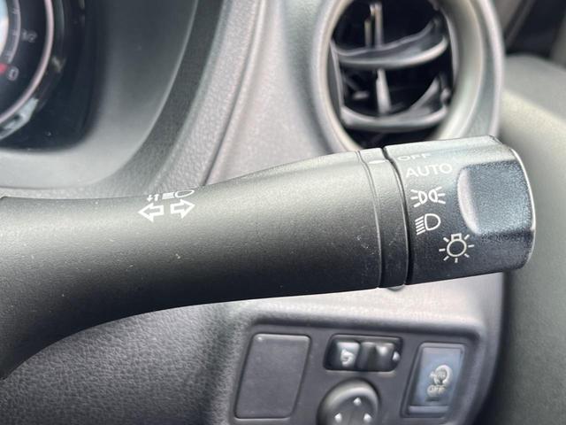 ノート メダリスト　純正ＳＤナビ　全周囲カメラ　ハーフレザーシート　スマートキー　オートライト　オートエアコン　ＣＤ　地デジ（47枚目）