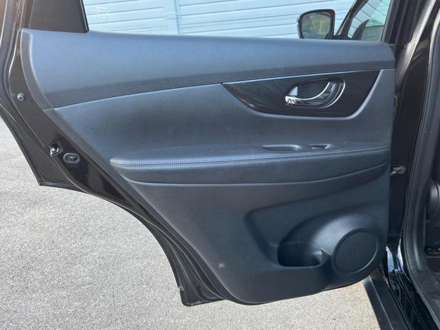 エクストレイル 20Xtt エマージェンシーブレーキパッケージ 純正SDナビ 全周囲カメラ エマージェンシーブレーキ 電動リアゲート スマートキー シートヒーター LEDヘッド ビルトインETC クルコン 純正18インチアルミ オートライト Bluetooth(37枚目)