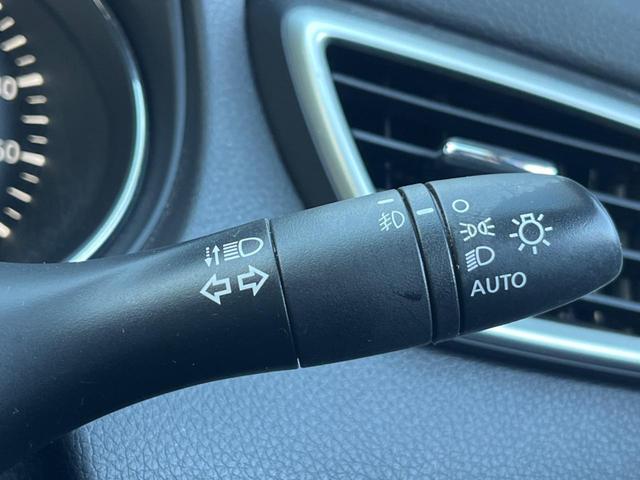 エクストレイル 20Xtt エマージェンシーブレーキパッケージ 純正SDナビ 全周囲カメラ エマージェンシーブレーキ 電動リアゲート スマートキー シートヒーター LEDヘッド ビルトインETC クルコン 純正18インチアルミ オートライト Bluetooth(49枚目)