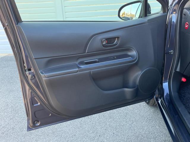 アクア S SDナビ スマートキー ビルトインETC オートライト オートエアコン CD 地デジ(29枚目)