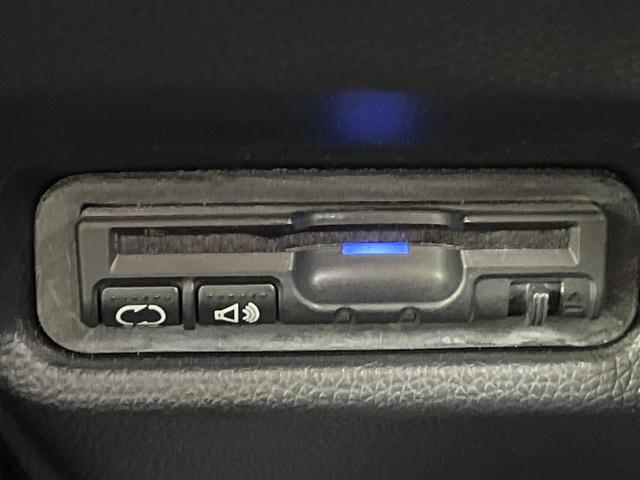 フィットハイブリッド Lパッケージ 純正SDナビ ハーフレザーシート ドラレコ スマートキー LEDヘッド ビルトインETC クルコン オートライト オートエアコン Bluetooth CD DVD再生 LEDフォグ(6枚目)