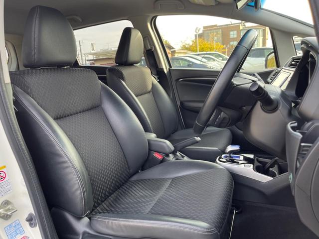 フィットハイブリッド Lパッケージ 純正SDナビ ハーフレザーシート ドラレコ スマートキー LEDヘッド ビルトインETC クルコン オートライト オートエアコン Bluetooth CD DVD再生 LEDフォグ(8枚目)