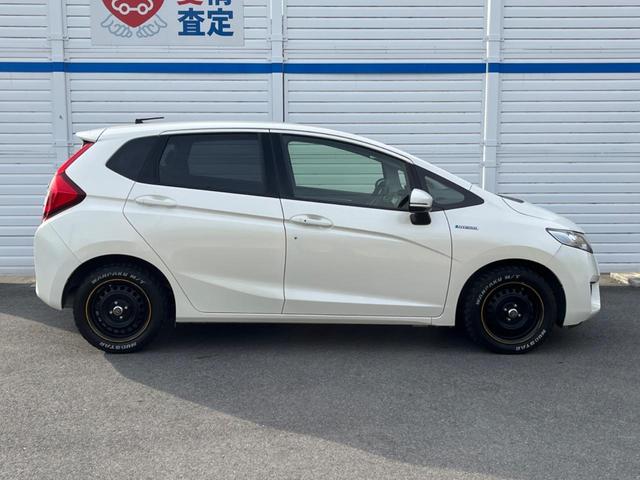 フィットハイブリッド Lパッケージ 純正SDナビ ハーフレザーシート ドラレコ スマートキー LEDヘッド ビルトインETC クルコン オートライト オートエアコン Bluetooth CD DVD再生 LEDフォグ(26枚目)