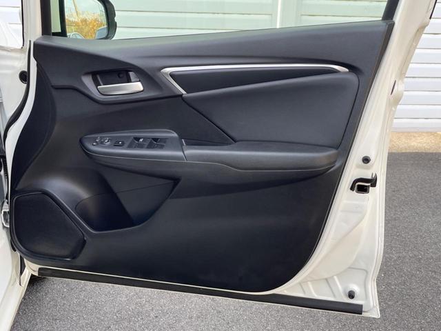 フィットハイブリッド Lパッケージ 純正SDナビ ハーフレザーシート ドラレコ スマートキー LEDヘッド ビルトインETC クルコン オートライト オートエアコン Bluetooth CD DVD再生 LEDフォグ(40枚目)