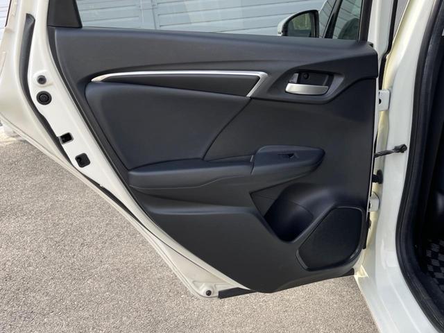 フィットハイブリッド Lパッケージ 純正SDナビ ハーフレザーシート ドラレコ スマートキー LEDヘッド ビルトインETC クルコン オートライト オートエアコン Bluetooth CD DVD再生 LEDフォグ(42枚目)