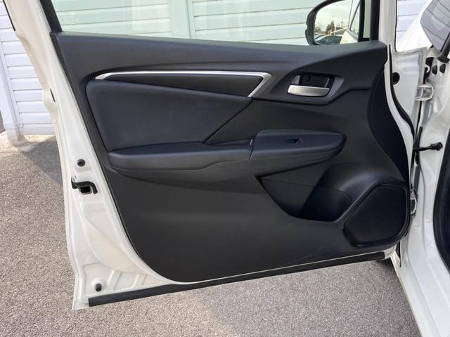 フィットハイブリッド Lパッケージ 純正SDナビ ハーフレザーシート ドラレコ スマートキー LEDヘッド ビルトインETC クルコン オートライト オートエアコン Bluetooth CD DVD再生 LEDフォグ(43枚目)