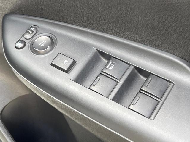 フィットハイブリッド Lパッケージ 純正SDナビ ハーフレザーシート ドラレコ スマートキー LEDヘッド ビルトインETC クルコン オートライト オートエアコン Bluetooth CD DVD再生 LEDフォグ(53枚目)