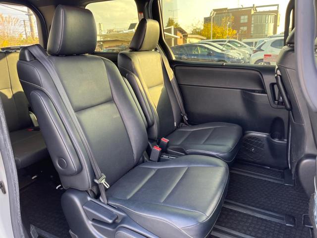 エスクァイア ハイブリッドGi 両側電動ドア 純正SDナビ バックカメラ 衝突被害軽減システム レザー調シート スマートキー LEDヘッド ビルトインETC クルコン 純正15インチアルミ オートハイビーム 車線逸脱警報(10枚目)