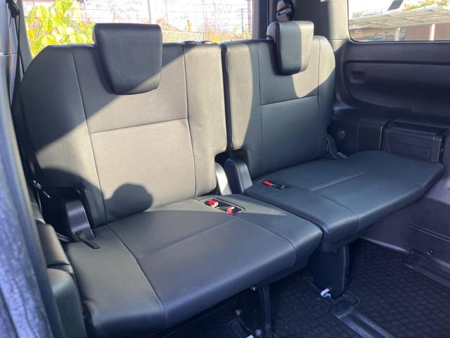 エスクァイア ハイブリッドGi 両側電動ドア 純正SDナビ バックカメラ 衝突被害軽減システム レザー調シート スマートキー LEDヘッド ビルトインETC クルコン 純正15インチアルミ オートハイビーム 車線逸脱警報(11枚目)