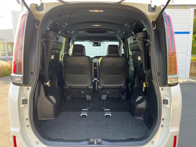 エスクァイア ハイブリッドGi 両側電動ドア 純正SDナビ バックカメラ 衝突被害軽減システム レザー調シート スマートキー LEDヘッド ビルトインETC クルコン 純正15インチアルミ オートハイビーム 車線逸脱警報(12枚目)