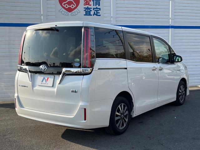 エスクァイア ハイブリッドGi 両側電動ドア 純正SDナビ バックカメラ 衝突被害軽減システム レザー調シート スマートキー LEDヘッド ビルトインETC クルコン 純正15インチアルミ オートハイビーム 車線逸脱警報(19枚目)