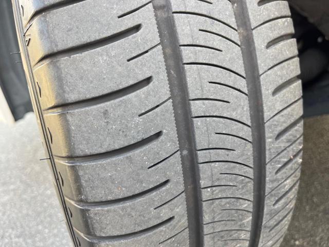 エスクァイア ハイブリッドGi 両側電動ドア 純正SDナビ バックカメラ 衝突被害軽減システム レザー調シート スマートキー LEDヘッド ビルトインETC クルコン 純正15インチアルミ オートハイビーム 車線逸脱警報(26枚目)