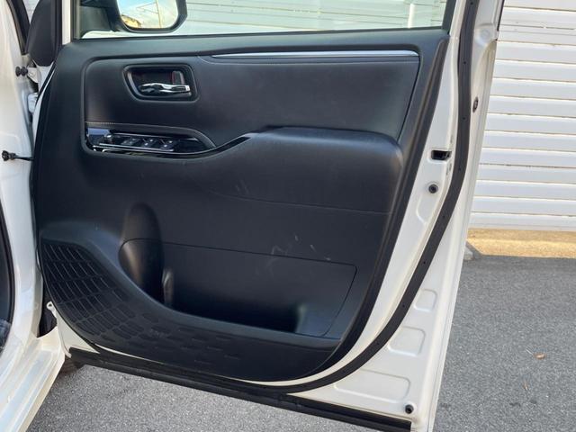 エスクァイア ハイブリッドGi 両側電動ドア 純正SDナビ バックカメラ 衝突被害軽減システム レザー調シート スマートキー LEDヘッド ビルトインETC クルコン 純正15インチアルミ オートハイビーム 車線逸脱警報(45枚目)