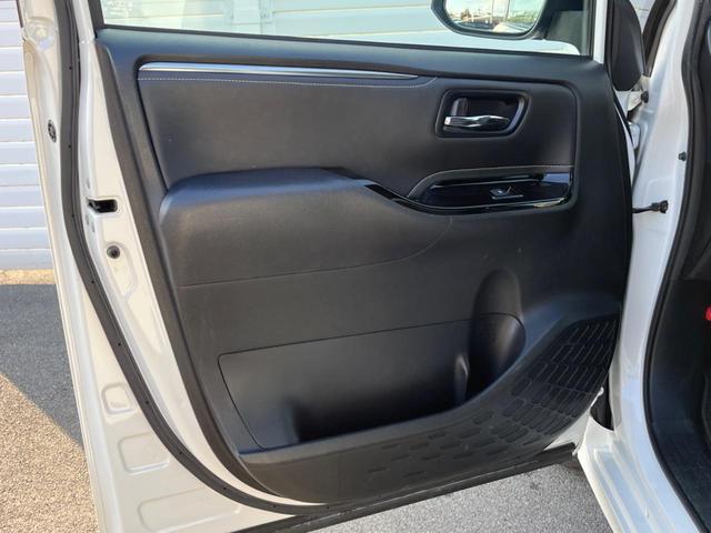 エスクァイア ハイブリッドGi 両側電動ドア 純正SDナビ バックカメラ 衝突被害軽減システム レザー調シート スマートキー LEDヘッド ビルトインETC クルコン 純正15インチアルミ オートハイビーム 車線逸脱警報(46枚目)