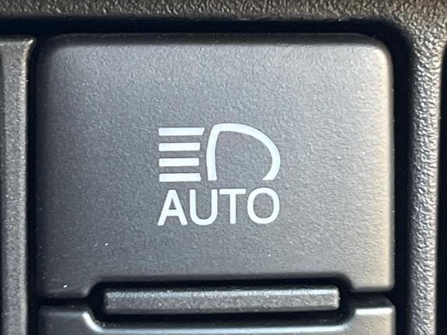 エスクァイア ハイブリッドGi 両側電動ドア 純正SDナビ バックカメラ 衝突被害軽減システム レザー調シート スマートキー LEDヘッド ビルトインETC クルコン 純正15インチアルミ オートハイビーム 車線逸脱警報(59枚目)