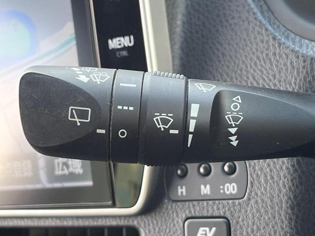 エスクァイア ハイブリッドGi 両側電動ドア 純正SDナビ バックカメラ 衝突被害軽減システム レザー調シート スマートキー LEDヘッド ビルトインETC クルコン 純正15インチアルミ オートハイビーム 車線逸脱警報(64枚目)