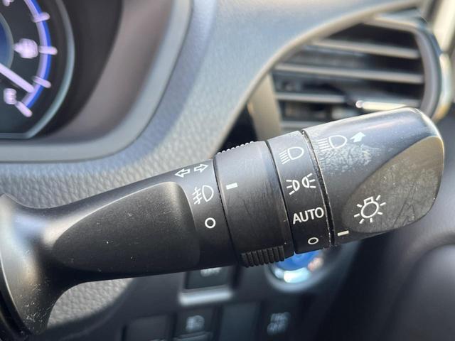 エスクァイア ハイブリッドGi 両側電動ドア 純正SDナビ バックカメラ 衝突被害軽減システム レザー調シート スマートキー LEDヘッド ビルトインETC クルコン 純正15インチアルミ オートハイビーム 車線逸脱警報(65枚目)