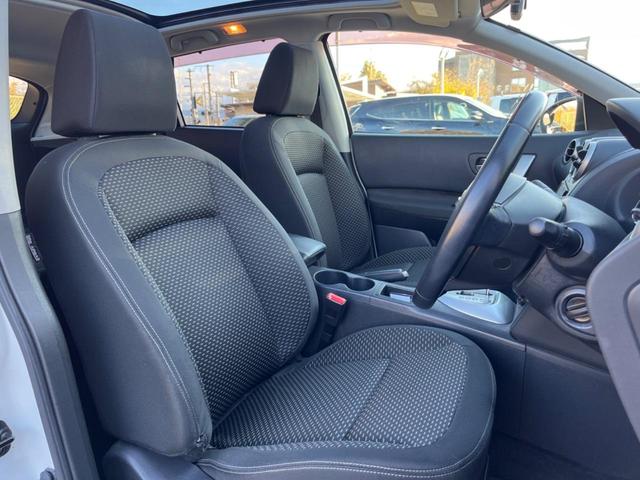 運転席シート廻りは使用感も少なく、良好な状態となっています。丁寧に使われていたことがよくわかりますね。