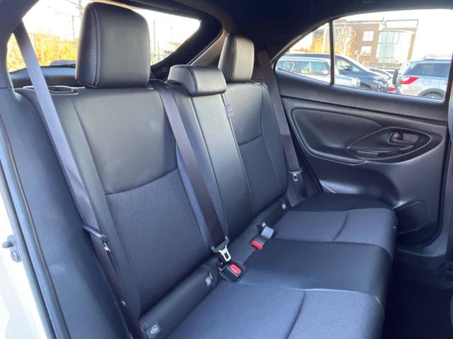 ヤリスクロス ハイブリッドＺ　メモリーナビ　全周囲カメラ　トヨタセーフティセンス　レーダークルーズ　ハーフレザーシート　パワーシート　ドラレコ　コーナーセンサー　スマートキー　ＬＥＤヘッド　ビルトインＥＴＣ　純正１８インチアルミ（10枚目）