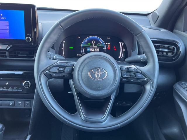 ヤリスクロス ハイブリッドＺ　メモリーナビ　全周囲カメラ　トヨタセーフティセンス　レーダークルーズ　ハーフレザーシート　パワーシート　ドラレコ　コーナーセンサー　スマートキー　ＬＥＤヘッド　ビルトインＥＴＣ　純正１８インチアルミ（12枚目）