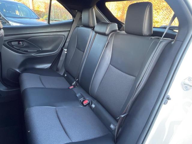 ヤリスクロス ハイブリッドＺ　メモリーナビ　全周囲カメラ　トヨタセーフティセンス　レーダークルーズ　ハーフレザーシート　パワーシート　ドラレコ　コーナーセンサー　スマートキー　ＬＥＤヘッド　ビルトインＥＴＣ　純正１８インチアルミ（50枚目）