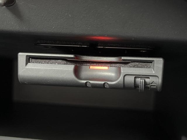 ノート ｅ－パワー　メダリスト　純正ＳＤナビ　全周囲カメラ　衝突被害軽減システム　レーダークルーズ　ハーフレザーシート　ドラレコ　スマートキー　ＬＥＤヘッド　ＥＴＣ　オートライト　オートエアコン　Ｂｌｕｅｔｏｏｔｈ　ＣＤ（9枚目）