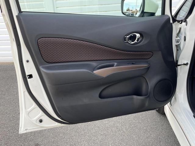 ノート ｅ－パワー　メダリスト　純正ＳＤナビ　全周囲カメラ　衝突被害軽減システム　レーダークルーズ　ハーフレザーシート　ドラレコ　スマートキー　ＬＥＤヘッド　ＥＴＣ　オートライト　オートエアコン　Ｂｌｕｅｔｏｏｔｈ　ＣＤ（50枚目）