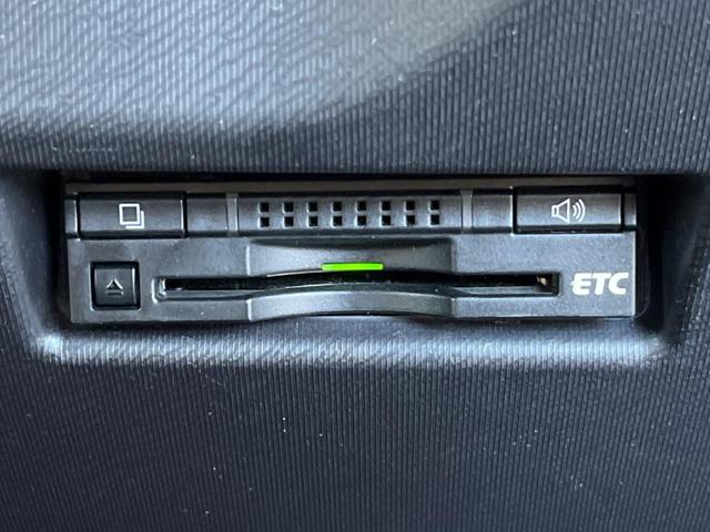 アクア Ｓ　バックカメラ　スマートキー　ビルトインＥＴＣ　純正１５インチアルミ　オートエアコン　Ｂｌｕｅｔｏｏｔｈ　ＣＤ　ＤＶＤ再生　フルセグ（6枚目）