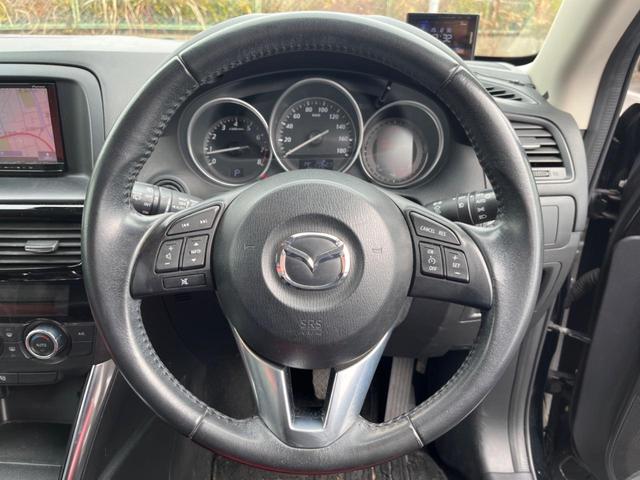 �y�����v�����X�e�A�����O�z�㎿�Ȋv���g�p���邱�ƂŁA��ɂ����������݂ƂĂ��^�]���₷���n���h���ł���