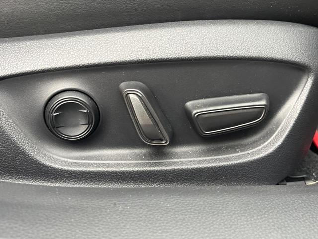 プリウス Z フルエアロ 全周囲カメラ 衝突被害軽減システム レザーシート 前席シートエアコン パワーシート コーナーセンサー スマートキー LEDヘッド ETC2.0 純正19インチアルミ パークアシスト(36枚目)