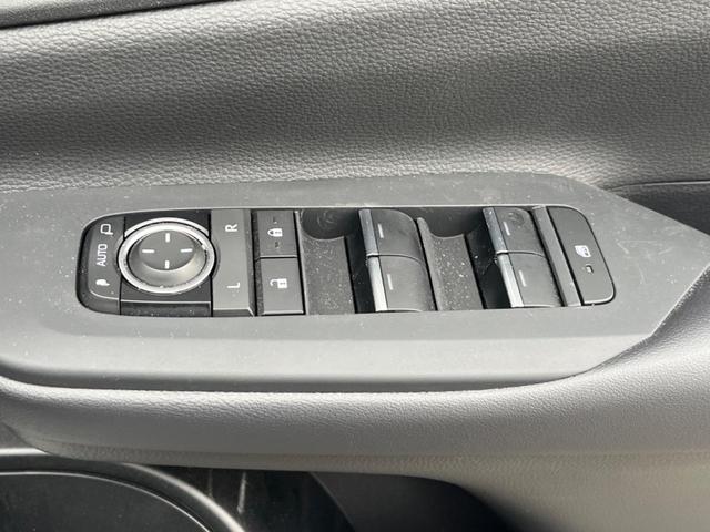 プリウス Z フルエアロ 全周囲カメラ 衝突被害軽減システム レザーシート 前席シートエアコン パワーシート コーナーセンサー スマートキー LEDヘッド ETC2.0 純正19インチアルミ パークアシスト(37枚目)