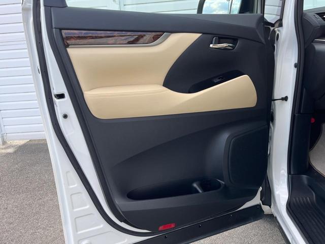 アルファードハイブリッド X 4WD サンルーフ 両側電動ドア 純正SDナビ 後席モニター バックカメラ 衝突被害軽減システム レーダークルーズ 禁煙車 スマートキー LEDヘッド 純正18インチアルミ デュアルエアコン(60枚目)