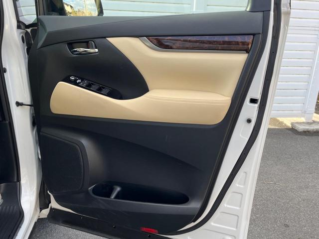 アルファードハイブリッド X 4WD サンルーフ 両側電動ドア 純正SDナビ 後席モニター バックカメラ 衝突被害軽減システム レーダークルーズ 禁煙車 スマートキー LEDヘッド 純正18インチアルミ デュアルエアコン(61枚目)