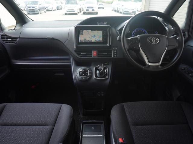 ノア ハイブリッドＧ　ワンオーナー　７インチナビ　片側電動スライドドア　シートヒーター　バックカメラ　ＥＴＣ　ＤＶＤ　Ｂｌｕｅｔｏｏｔｈ　ＬＥＤヘッドライト　横滑り防止装置　純正アルミホイール　電動格納ドアミラー　ＡＢＳ（7枚目）