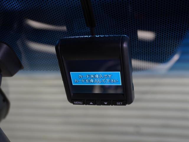 フィットハイブリッド Ｓパッケージ　７インチ純正メモリーナビ　クルーズコントロール　ＬＥＤヘッドライト　ＥＴＣ　ドライブレコーダー　リアカメラ　ＣＤ　ＤＶＤ　Ｂｌｕｅｔｏｏｔｈ　スマートキー　電動格納ミラー　カーテンエアバック（5枚目）