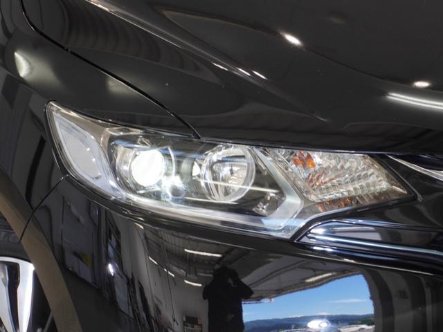 フィットハイブリッド Ｓパッケージ　７インチ純正メモリーナビ　クルーズコントロール　ＬＥＤヘッドライト　ＥＴＣ　ドライブレコーダー　リアカメラ　ＣＤ　ＤＶＤ　Ｂｌｕｅｔｏｏｔｈ　スマートキー　電動格納ミラー　カーテンエアバック（9枚目）
