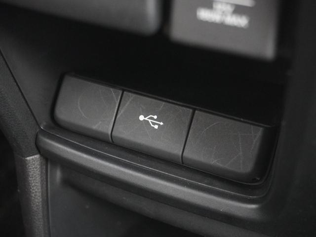 ステップワゴンスパーダ スパーダホンダセンシング　７インチ純正メモリーナビ　ホンダセンシング　ＬＥＤヘッドライト　ＥＴＣ　クルーズコントロール　ＣＤ　ＤＶＤ　フルセグ　ミュージックラック　Ｂｌｕｅｔｏｏｔｈ　バックカメラ　前後センサー（19枚目）
