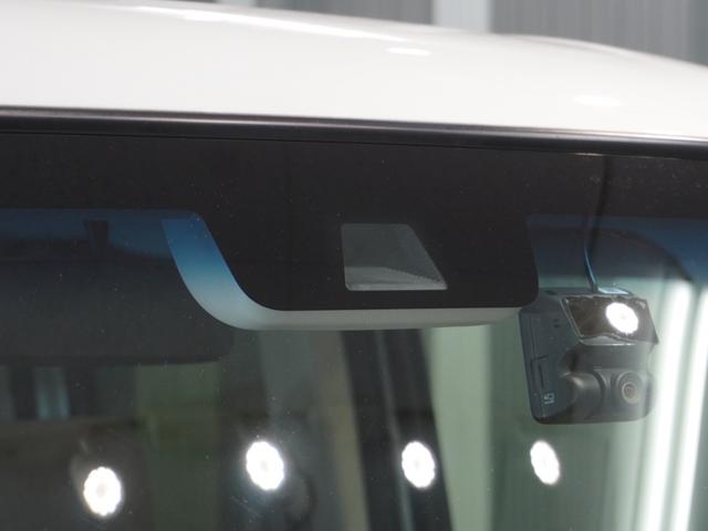 Ｎ－ＢＯＸ Ｇ・Ｌホンダセンシング　７インチ純正メモリーナビ　ホンダセンシング　ＬＥＤヘッドライト　オートハイビーム　ＥＴＣ　ドライブレコーダー　ミュージックラック　Ｂｌｕｅｔｏｏｔｈ　ＣＤ　ＤＶＤ　片側パワースライドドア（12枚目）