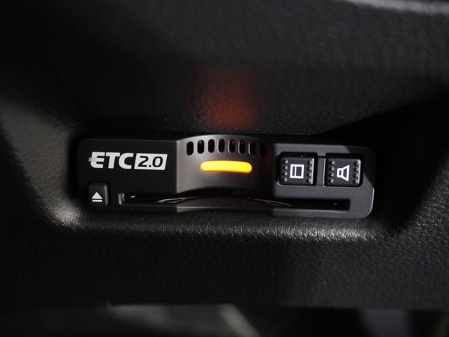 フィット ｅ：ＨＥＶホーム　当社デモカー　純正メモリーナビ　ホンダセンシング　ＬＥＤヘッドライト　オートハイビーム　ＥＴＣ　ドライブレコーダー　ＵＳＢ　スマートキー　両席エアバック　カーテンエアバック　サイドエアバッグ（4枚目）