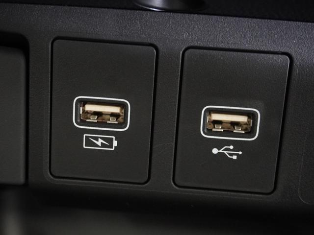 フィット ｅ：ＨＥＶホーム　当社デモカー　純正メモリーナビ　ホンダセンシング　ＬＥＤヘッドライト　オートハイビーム　ＥＴＣ　ドライブレコーダー　ＵＳＢ　スマートキー　両席エアバック　カーテンエアバック　サイドエアバッグ（18枚目）