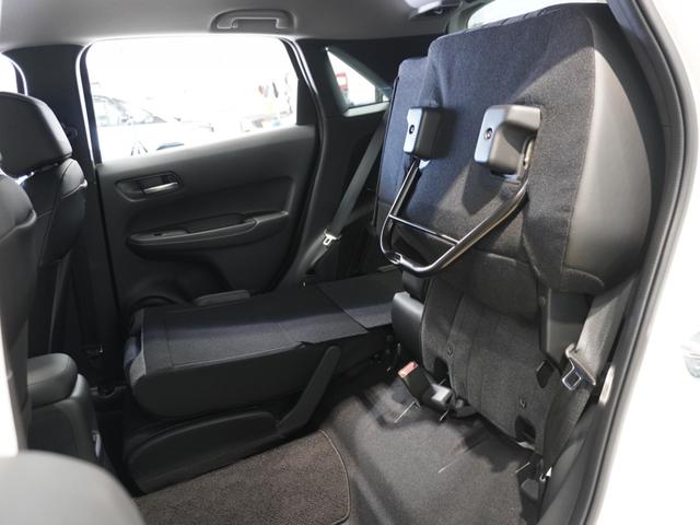 フィット ｅ：ＨＥＶホーム　当社デモカー　純正メモリーナビ　ホンダセンシング　ＬＥＤヘッドライト　オートハイビーム　ＥＴＣ　ドライブレコーダー　ＵＳＢ　スマートキー　両席エアバック　カーテンエアバック　サイドエアバッグ（60枚目）