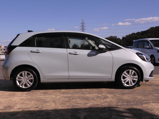 フィット ホーム　ワンオーナー　９インチディスプレィナビ　全周囲カメラ　ドラレコ　ＥＴＣ２．０　アダプティブクルーズコントロール　Ｂｌｕｅｔｏｏｔｈ　ＵＳＢ入力端子　ＬＥＤヘッドライト　衝突被害軽減ブレーキ　　禁煙車（27枚目）