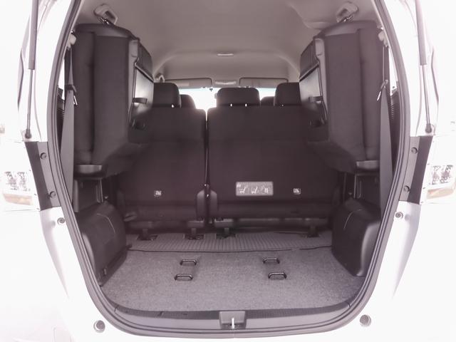 フリード Ｇジャストセレクション　ワンオーナー　７インチナビ　バックカメラ　片側電動スライドドア　オートエアコン　パワーステアリング　パワーウィンドウ　横滑り防止装置　盗難防止装置　ワンセグ　３列シート　スマートキー　禁煙車（12枚目）