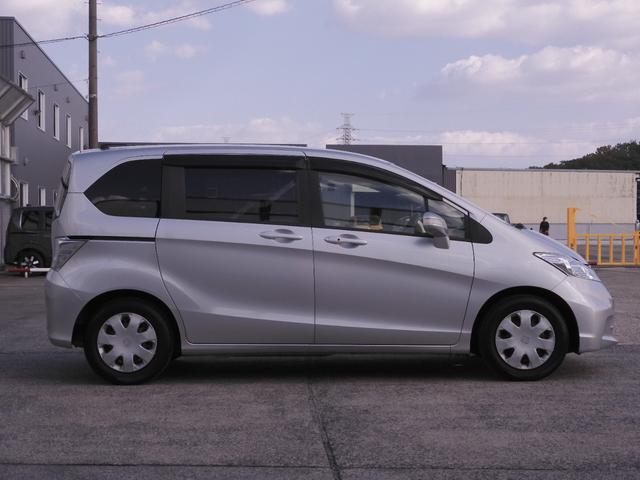 フリード Ｇジャストセレクション　ワンオーナー　７インチナビ　バックカメラ　片側電動スライドドア　オートエアコン　パワーステアリング　パワーウィンドウ　横滑り防止装置　盗難防止装置　ワンセグ　３列シート　スマートキー　禁煙車（27枚目）