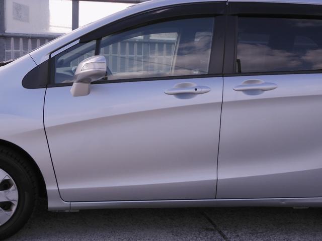 フリード Ｇジャストセレクション　ワンオーナー　７インチナビ　バックカメラ　片側電動スライドドア　オートエアコン　パワーステアリング　パワーウィンドウ　横滑り防止装置　盗難防止装置　ワンセグ　３列シート　スマートキー　禁煙車（33枚目）