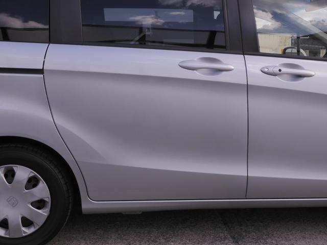 フリード Ｇジャストセレクション　ワンオーナー　７インチナビ　バックカメラ　片側電動スライドドア　オートエアコン　パワーステアリング　パワーウィンドウ　横滑り防止装置　盗難防止装置　ワンセグ　３列シート　スマートキー　禁煙車（39枚目）