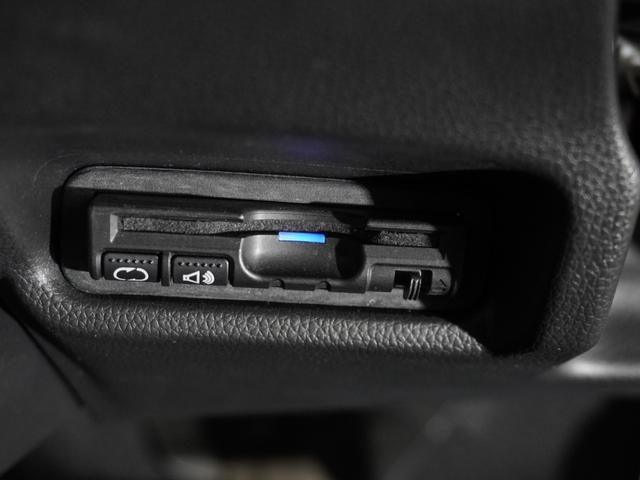 フィット １３Ｇ・Ｓパッケージ　メモリーナビ　ＥＴＣ　リアカメラ　クルーズコントロール　ＬＥＤヘッドライト（4枚目）