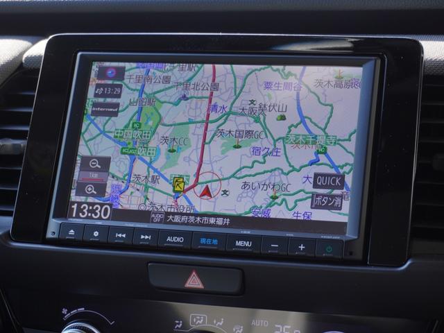 フィット ｅ：ＨＥＶクロスター　８インチナビ　バックカメラ　ＥＴＣ２．０　アダプティブクルーズコントロール　Ｂｌｕｅｔｏｏｔｈ　ＵＳＢ入力端子　ＬＥＤヘッドライト　衝突被害軽減ブレーキ　純正アルミホイール　障害物センサー　禁煙車（3枚目）