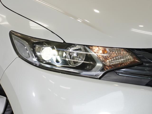 フィットハイブリッド Ｌパッケージ　ワンオーナー　純正メモリーナビ　バックカメラ　衝突軽減装置　ＬＥＤヘッドライト　ＥＴＣ（9枚目）