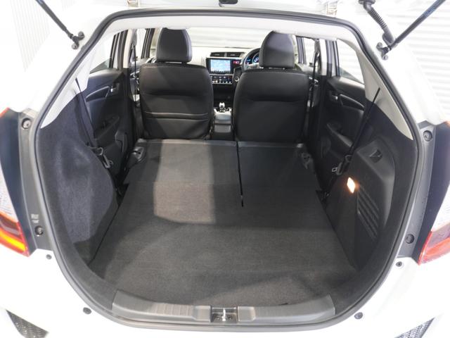 フィットハイブリッド Ｌパッケージ　ワンオーナー　純正メモリーナビ　バックカメラ　衝突軽減装置　ＬＥＤヘッドライト　ＥＴＣ（16枚目）